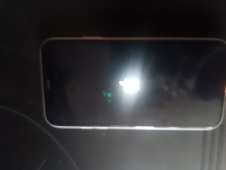 Продам айфон 11 заблокированый