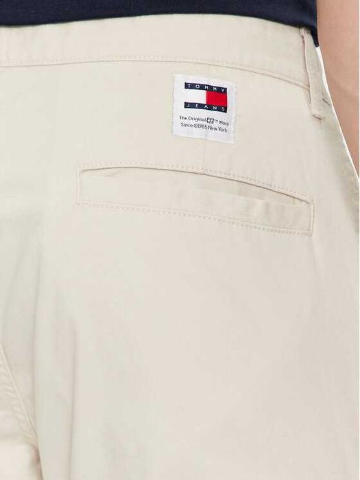 Tommy Jeans панталони Austin DM0DM18940 Бежов Slim Fit