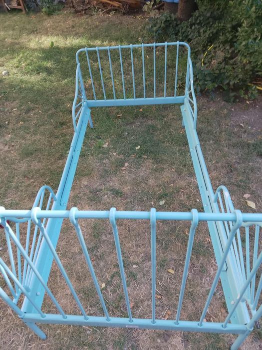 Детско креватче с матрак и подматрачна Ширина 85 см. Дължината 1.70см.