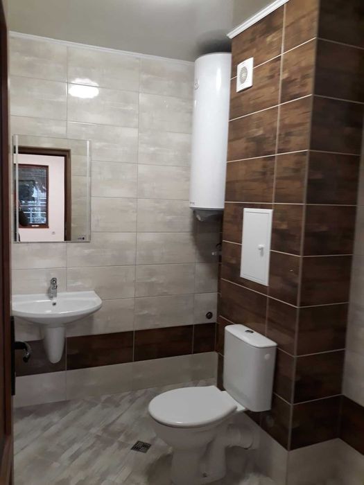 Дава се под наем Двустаен апартамент в Айтос - 76 кв.м за 561 € - Снимка #2