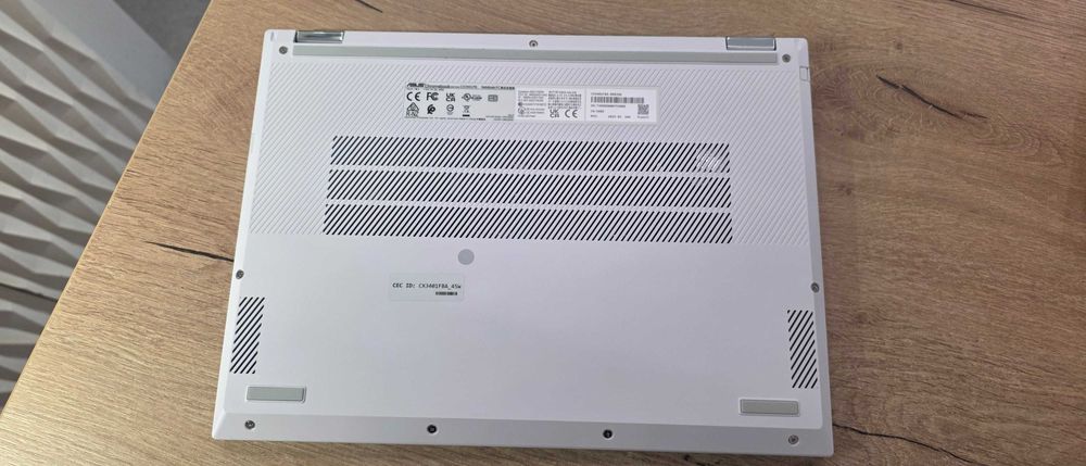 ASUS Chromebook i5-1235U / 8GB RAM / 14” Touchscreen / Flip 360°
