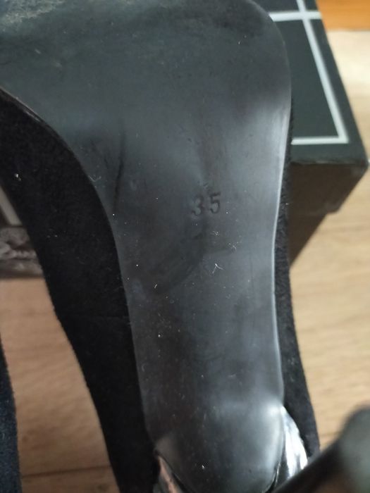 Продам туфли замшевые