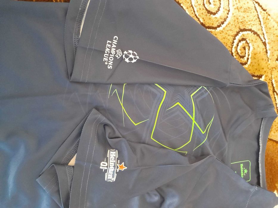 Kit Heineken: geanta + minge cu pompa + tricou