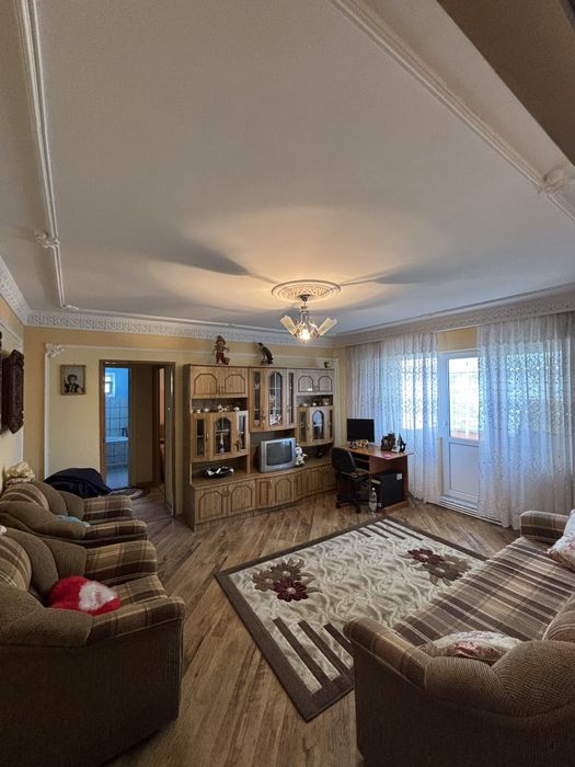 Vând apartament cu 2 camere