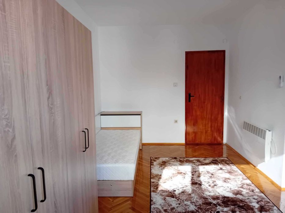 Дава се под наем Тристаен апартамент в София, Манастирски ливади - 110 кв.м за 714 € - Снимка #1