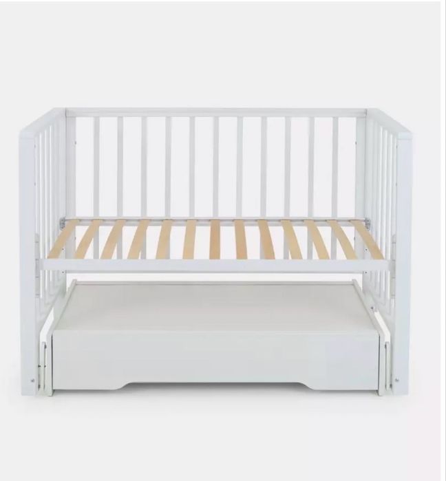 Продам детскую кровать с матрасом