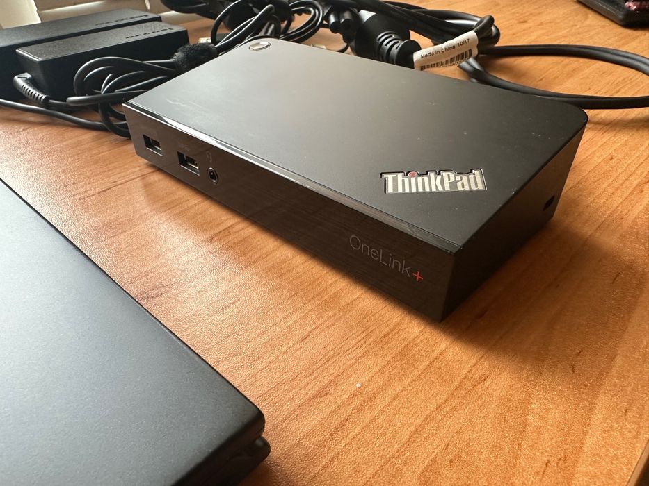 Thinkpad X1 Carbon i5-6200u, 8GB RAM, 256GB M.2 + Докинг Станция