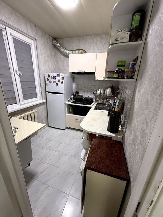 Чиланзар продаётся 3 комнатная квартира 1 этаж