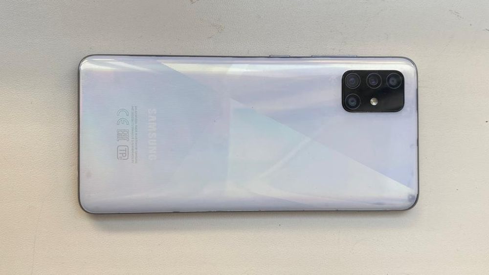 Срочно продаётся телефон Samsung A 51