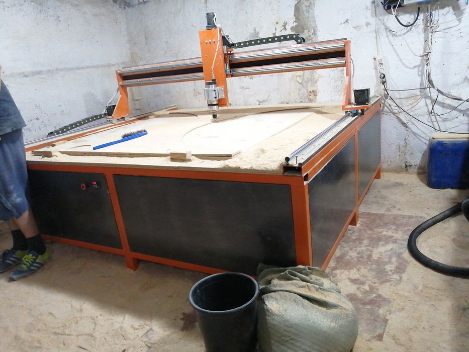 Продам чпу станок поле 2*2