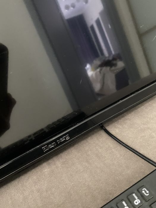 Продам маленький телевизор + цифровая антенна