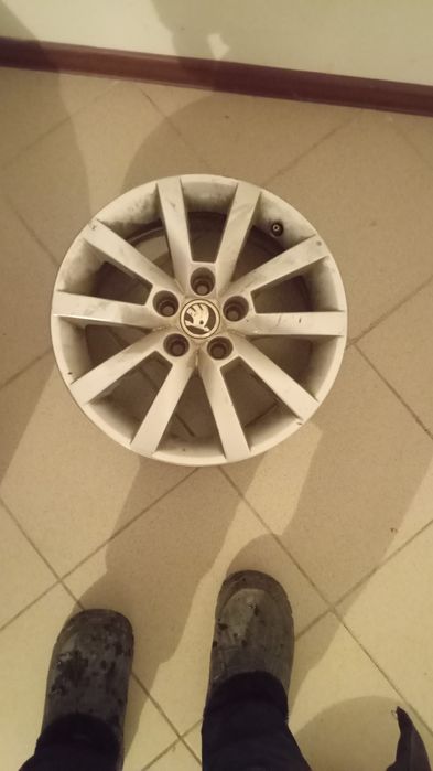 Продам диск Шкода рапид R15