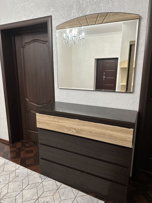 Зеркало с тумбочкой б/у