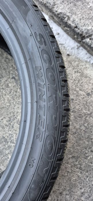 4 anvelope iarna Pirelli 295/35/21.Pretul este pe bucata.