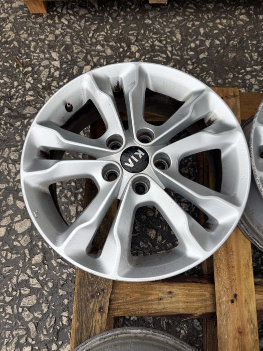 Оригинални джанти  KIA 5х114.3  6,5Jx17"ET 44 отвор 67.1 ном 524