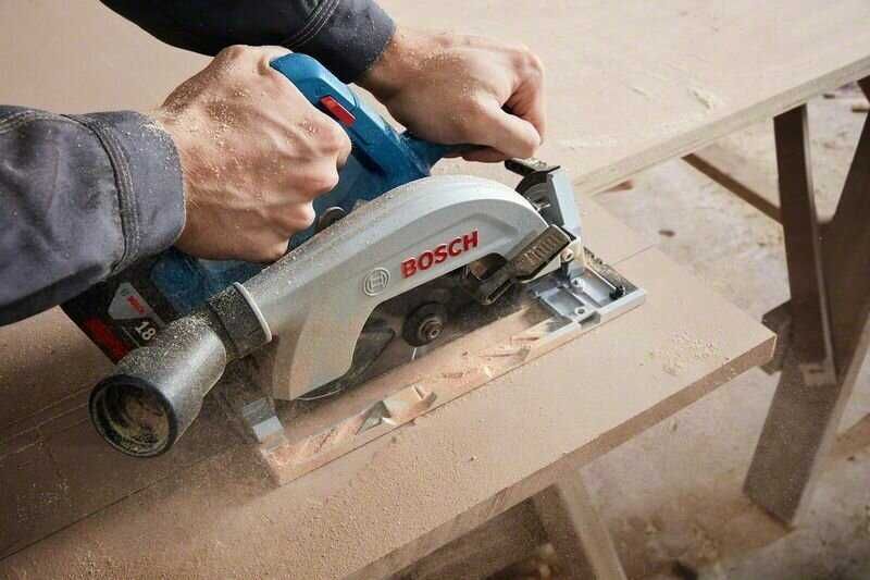 Акумулаторен циркуляр Bosch GKS 185-LI , 18 V, 165 мм, без батерия и зарядно устройство