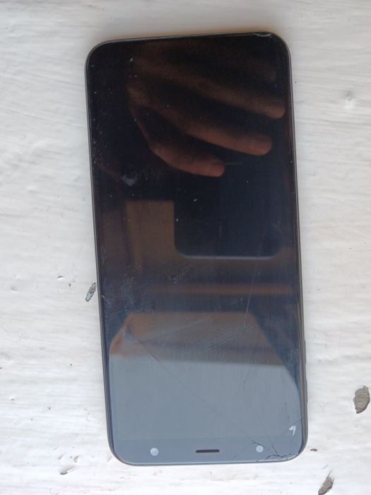 Samsung j6+ ishlaydi