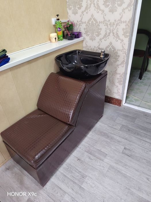 Salon jihozlari sotiladi