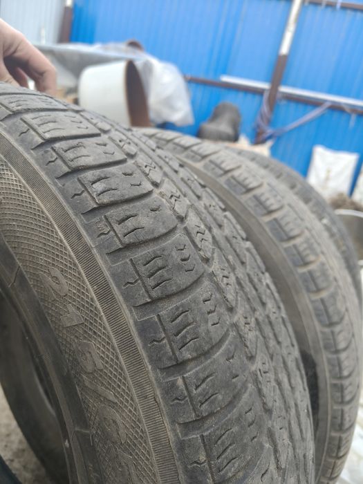 Продам резину 4 штуки.