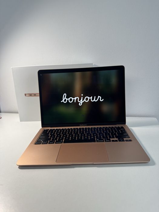 MacBook Air 2020 13” / 8GB / 256GB / impecabil + cutie