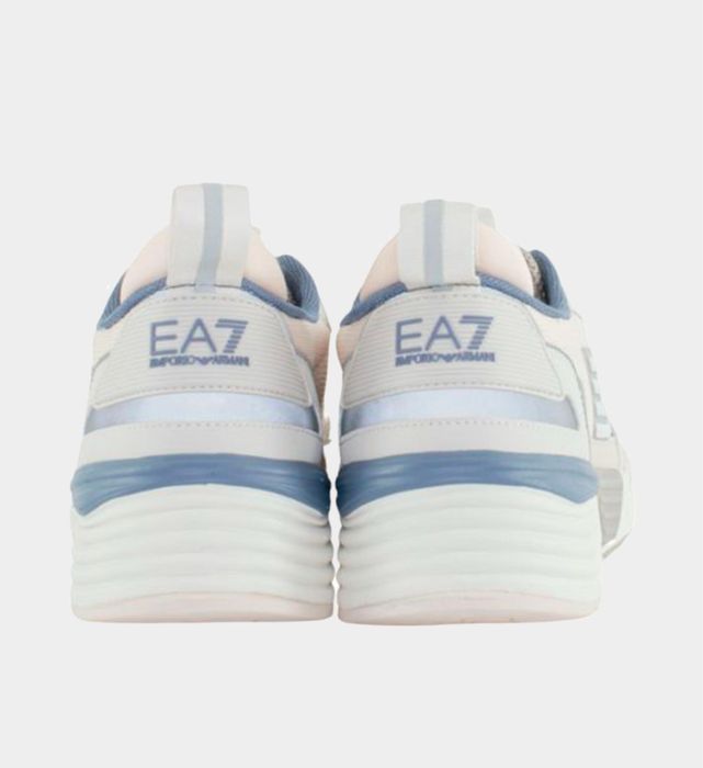 Кроссовки от бренда ЕА7