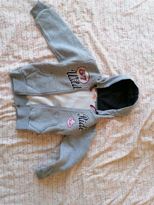 Блузи, долнища, тениски, пуловери