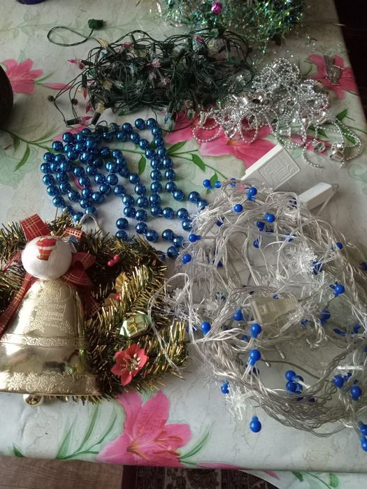 Ёлочные украшения, гирлянда, бусы