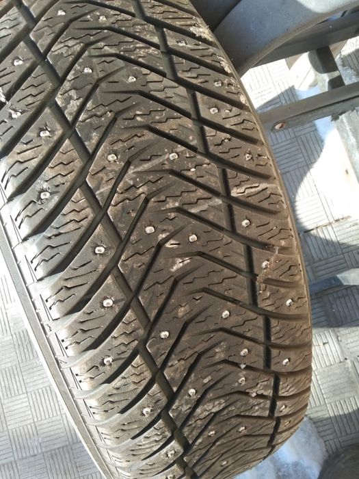 Зимние шины  225/60 R 18