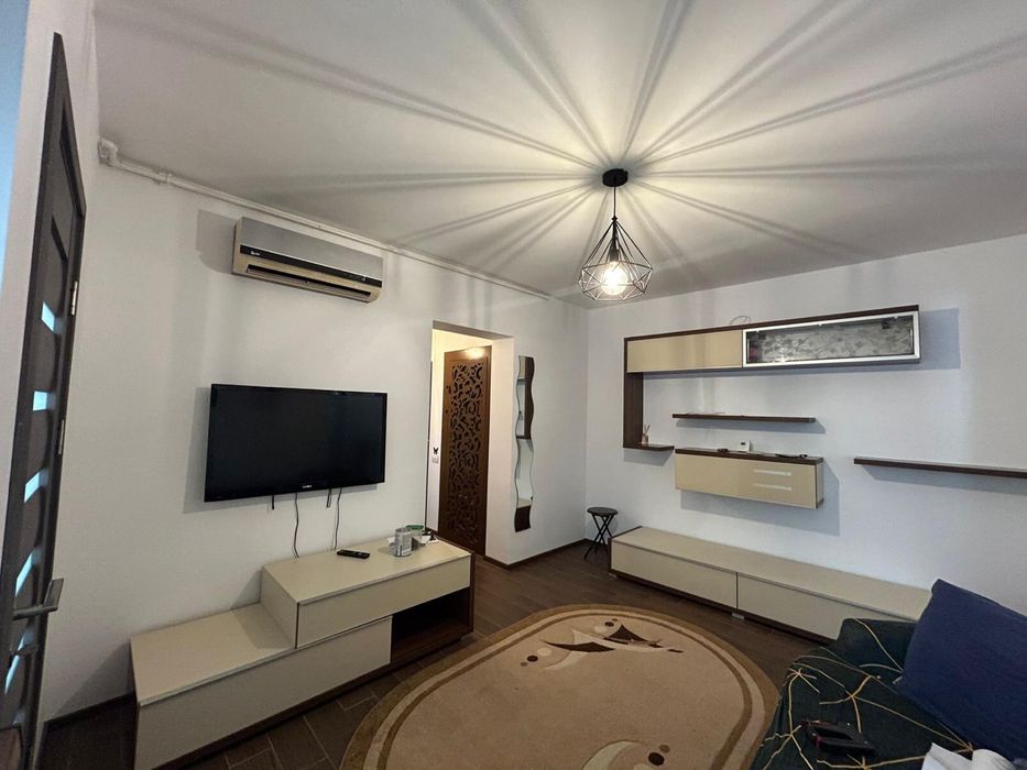 Apartament 3 camere , zona tomis 2 Constanra