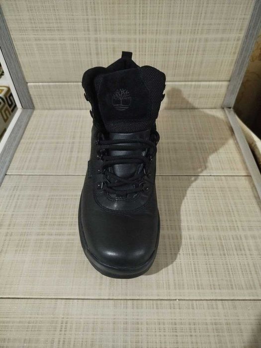 продаю качественные ботинки Timberland р 44 звоните смело