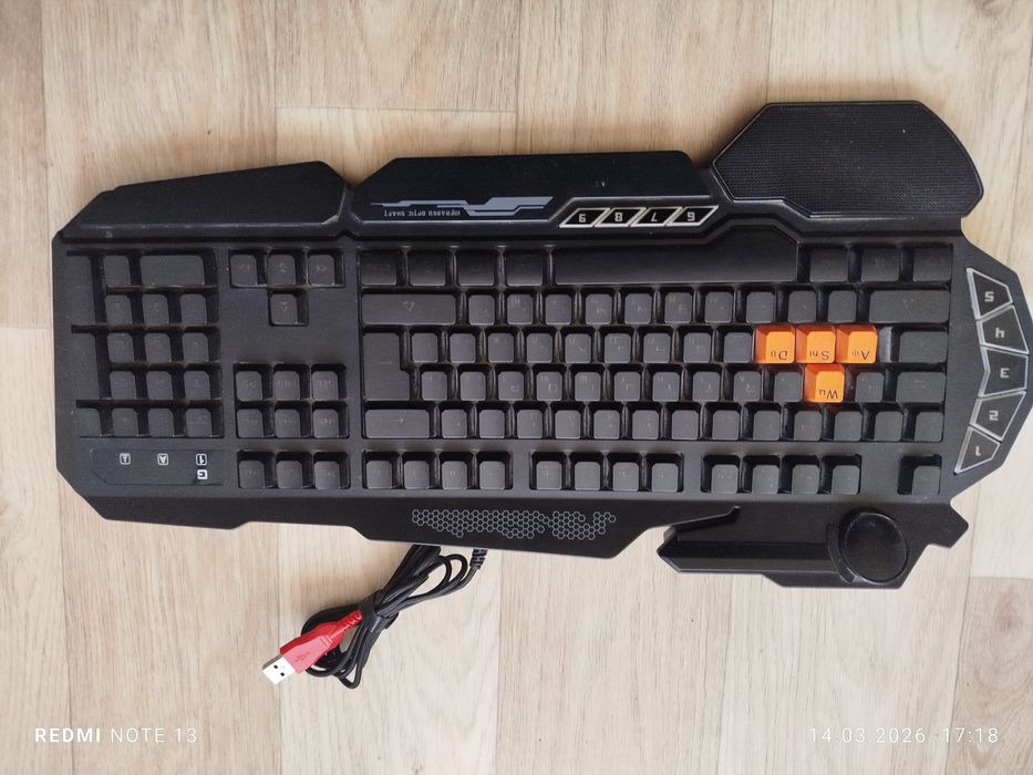 Продам игровая клавиатура