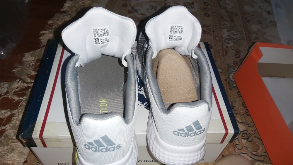 Кроссовки Adidas