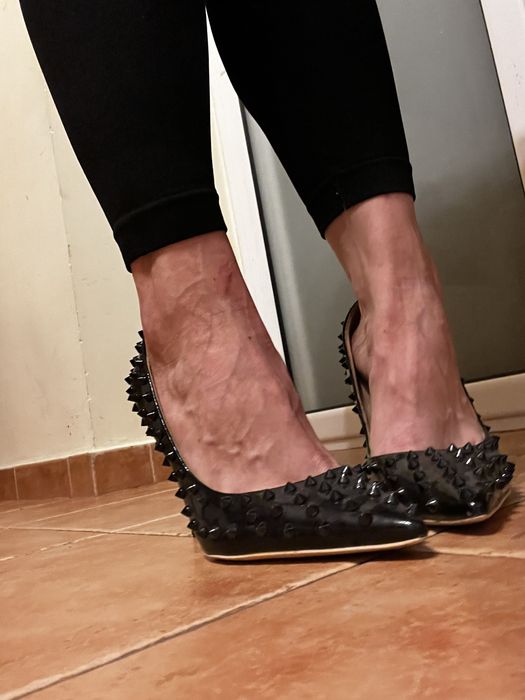 Дамски обувки на тънък ток