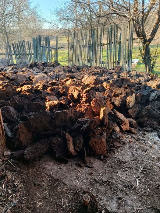 Gunoi grajd,pământ negru, humus