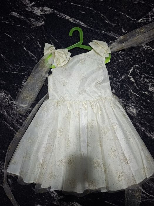 Продам платья для девочки