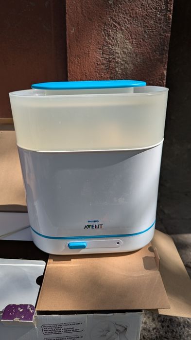 Стерилизатор за преваряване на бебешки шишета