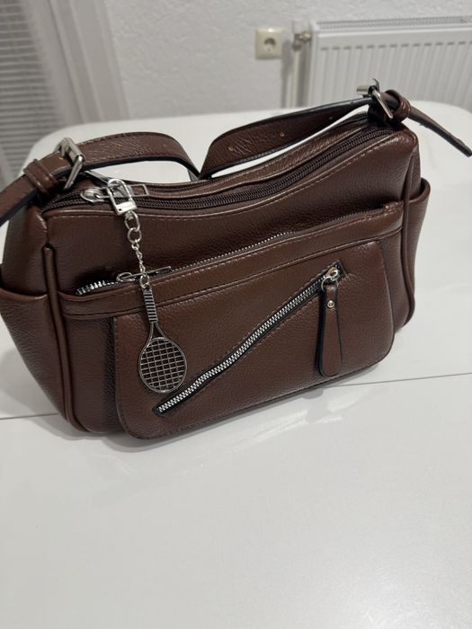 Дамска манта в кафяво  с много мека кожа