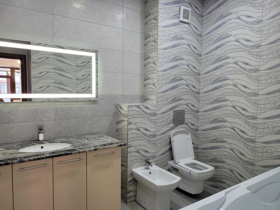 Apartament 3 camere de inchiriat Isaran, Tractorul