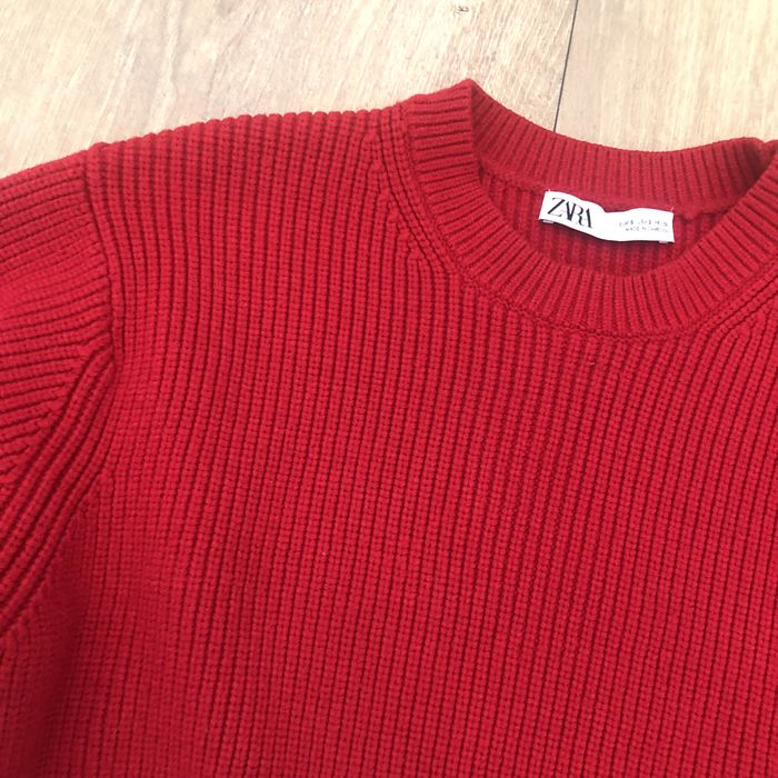 Zara червен пуловер