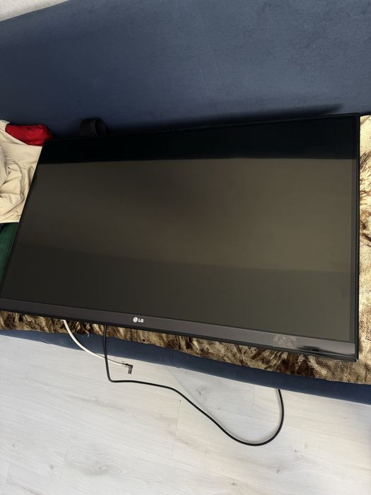 Телевизор LG42LM640T