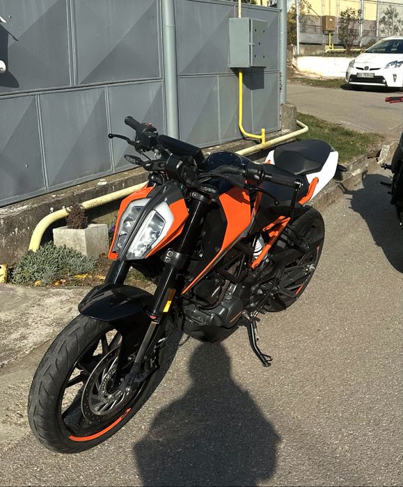 Vând  KTM duke 125