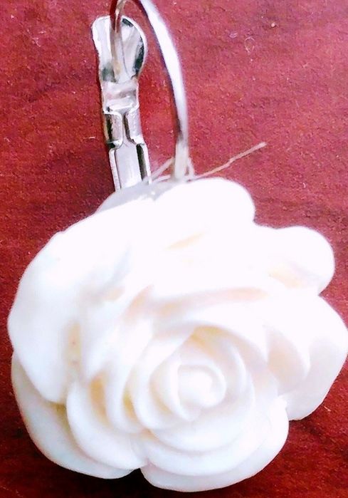 Ново златисто колие и Нови,златисти бутонели