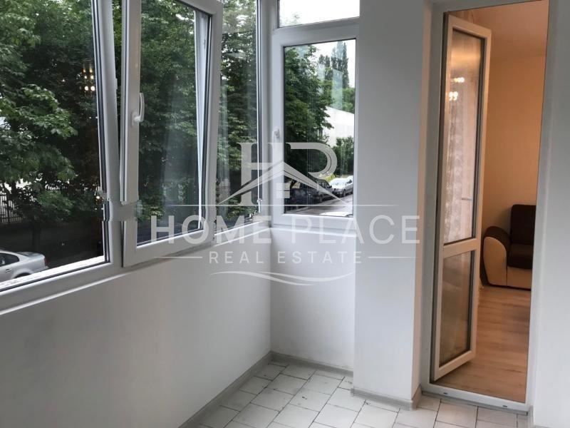 ТРИСТАЕН апартамент под наем - Конфуто