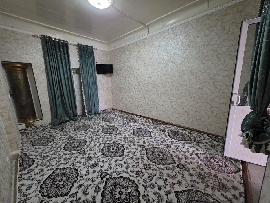 Аэропорт вайида 2 су'тик ховли сотилади.