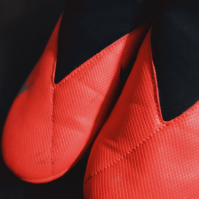 Adidași fotbal,aproape noi