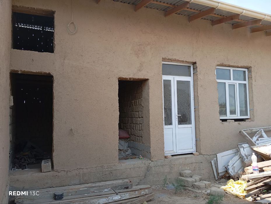 Ер участка сотилади янгиарикда мактабни оркасида хужатлалари булган