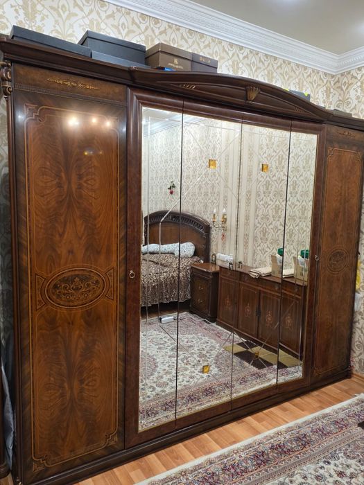 Спальный гарнитур Италия б.у.