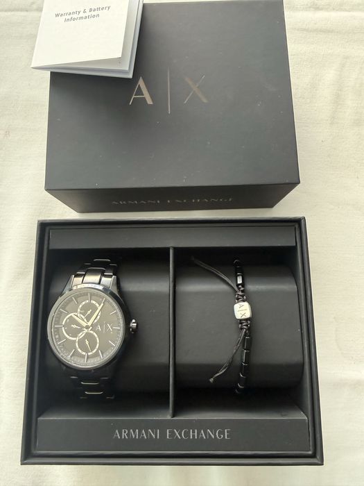 ЧИСТО НОВ комплект Armani Exchange (часовник + гривна