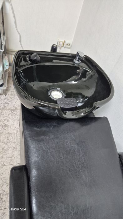 Фризьорска измивна колона