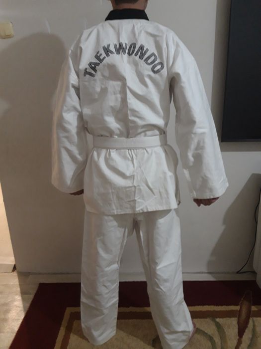 Продам кимоно для таэквандо